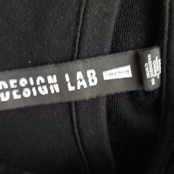 Design Lab Chic Shirt - Picture 3 of 3